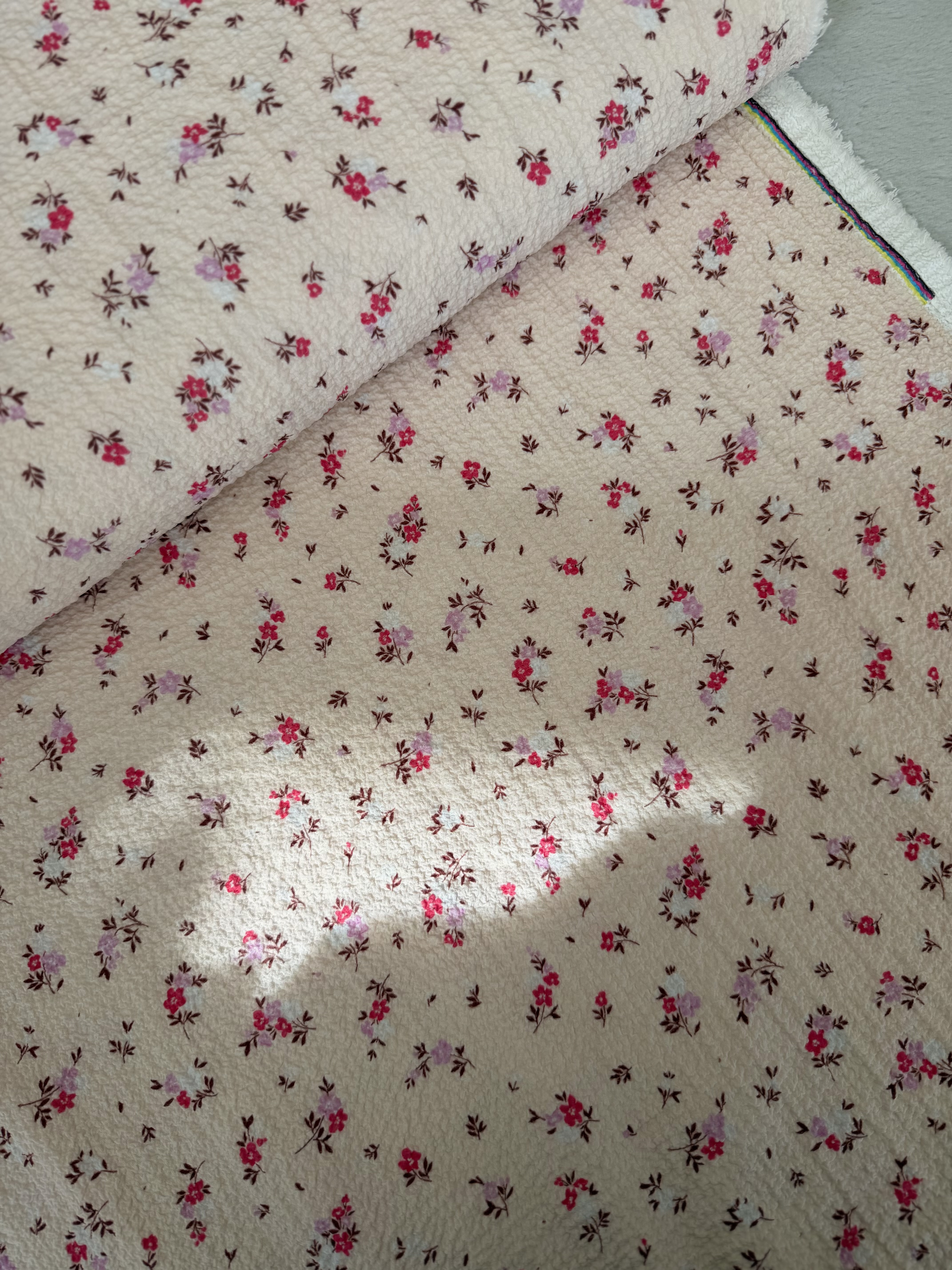 پارچه ینزی پفکی طرحدار