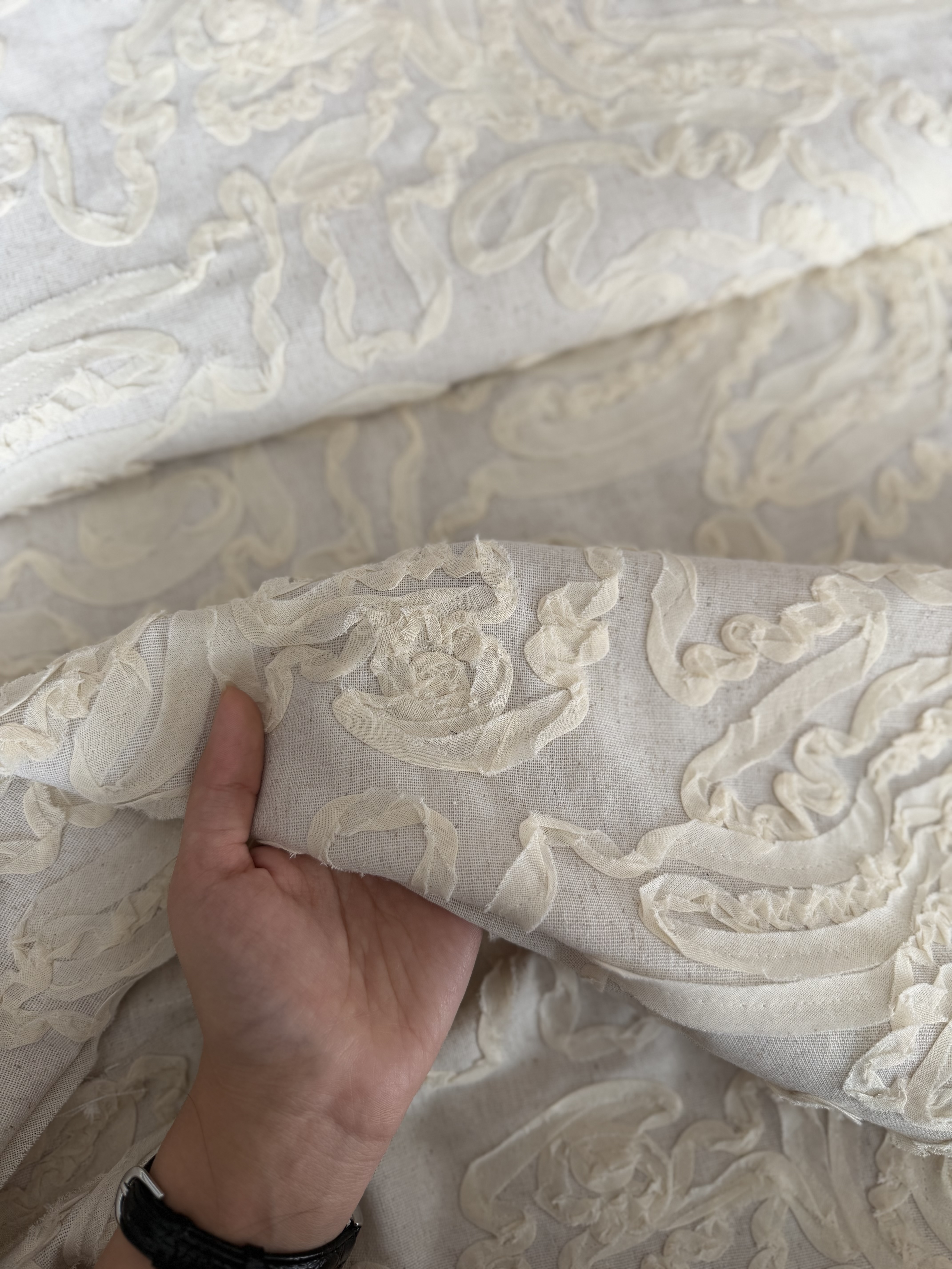 پارچه لینن  ربان دوزی
